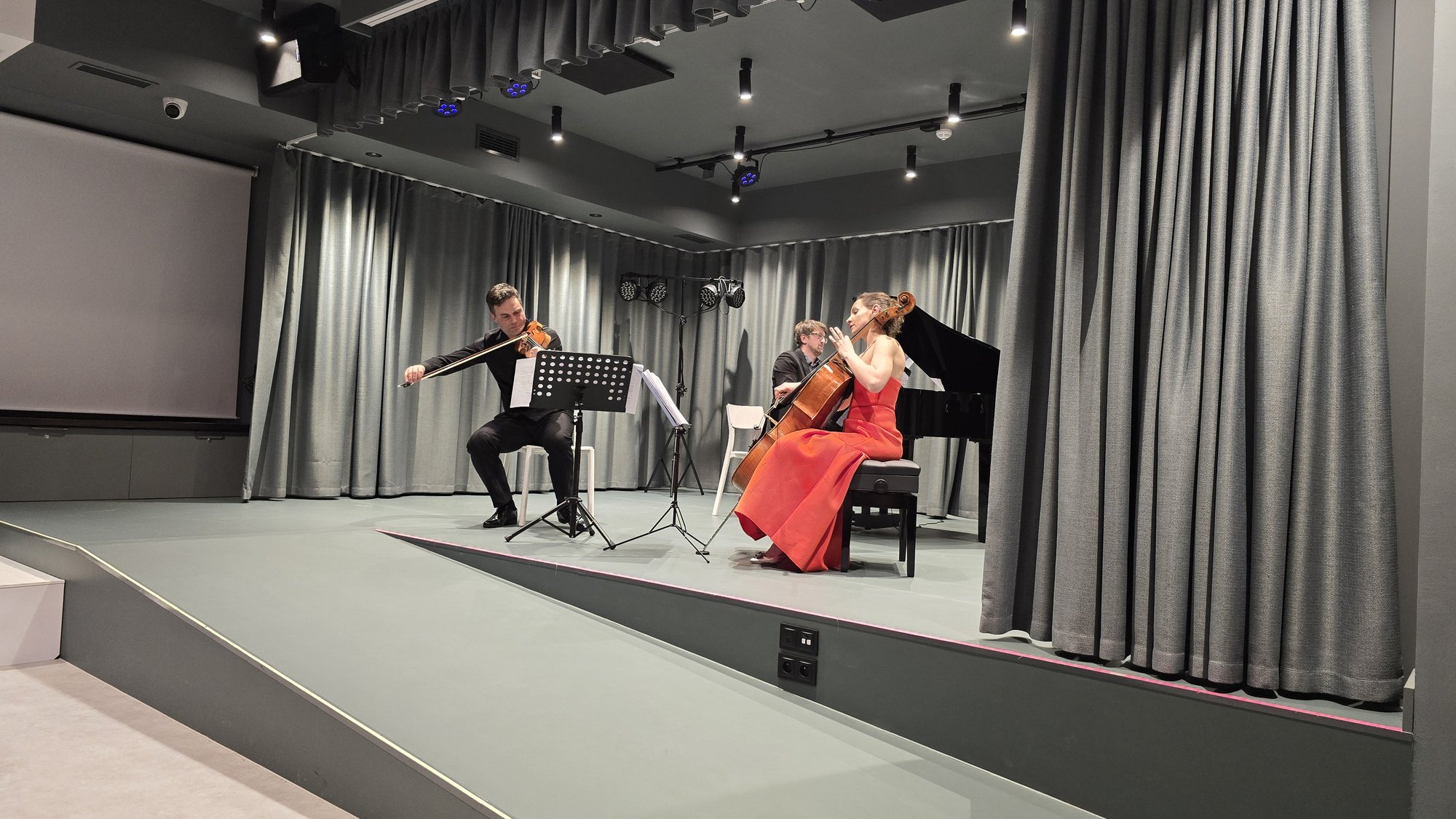 wieczor-w-ktorym-muzyka-staa-sie-magia-wieniawski-piano-trio-w-karpaczu-131328