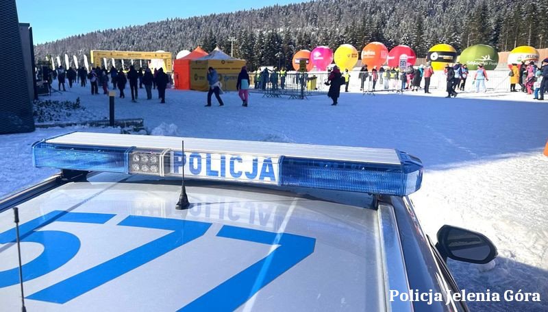 policja-pilnuje-na-biegu-piastow-131426