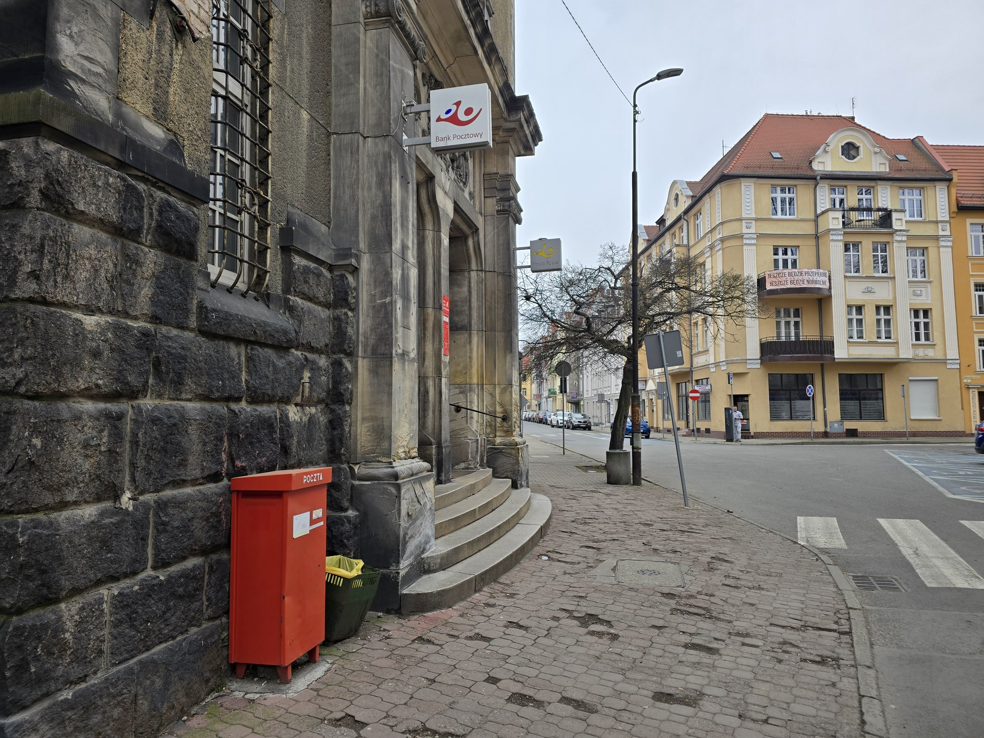 poczta-w-jeleniej-gorze-otwarta-krocej-131541