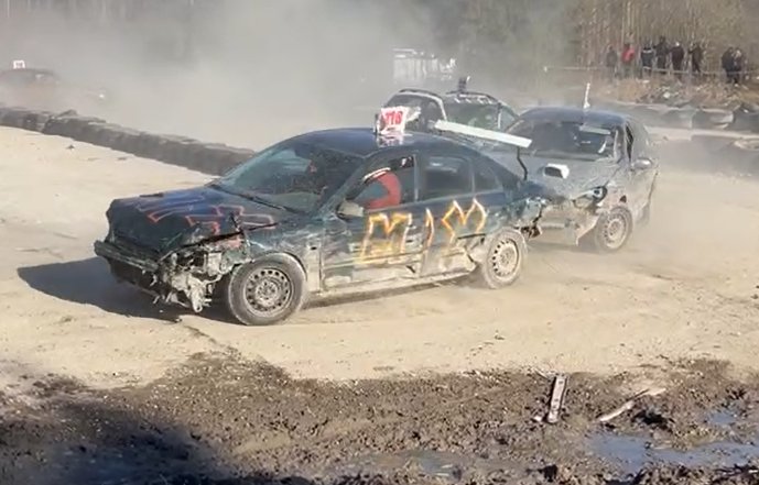 ruszyli-w-starych-gratach-131615
