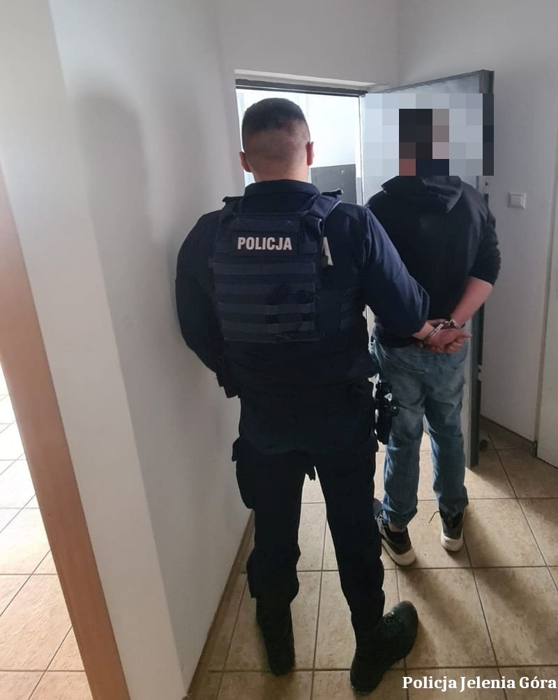 ucieka-przed-policja-131649
