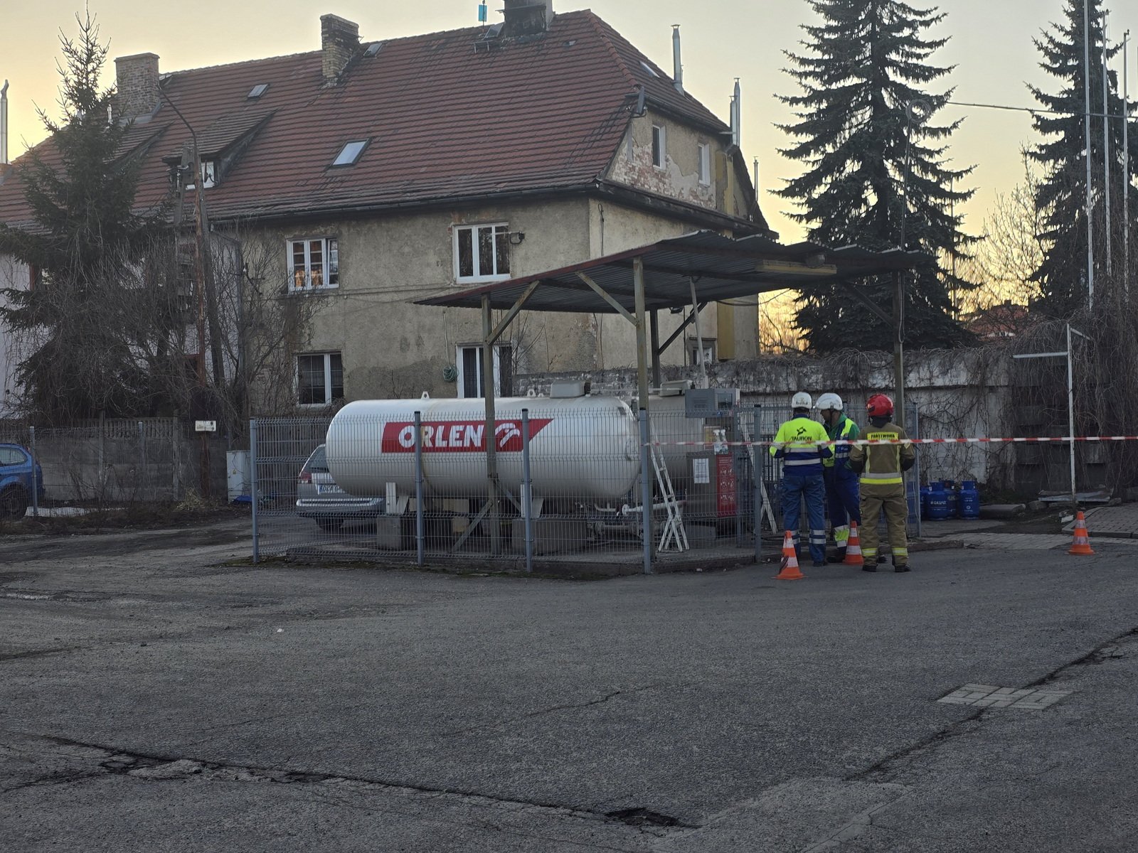 gaz-ulatnia-sie-na-stacji-paliw-131686
