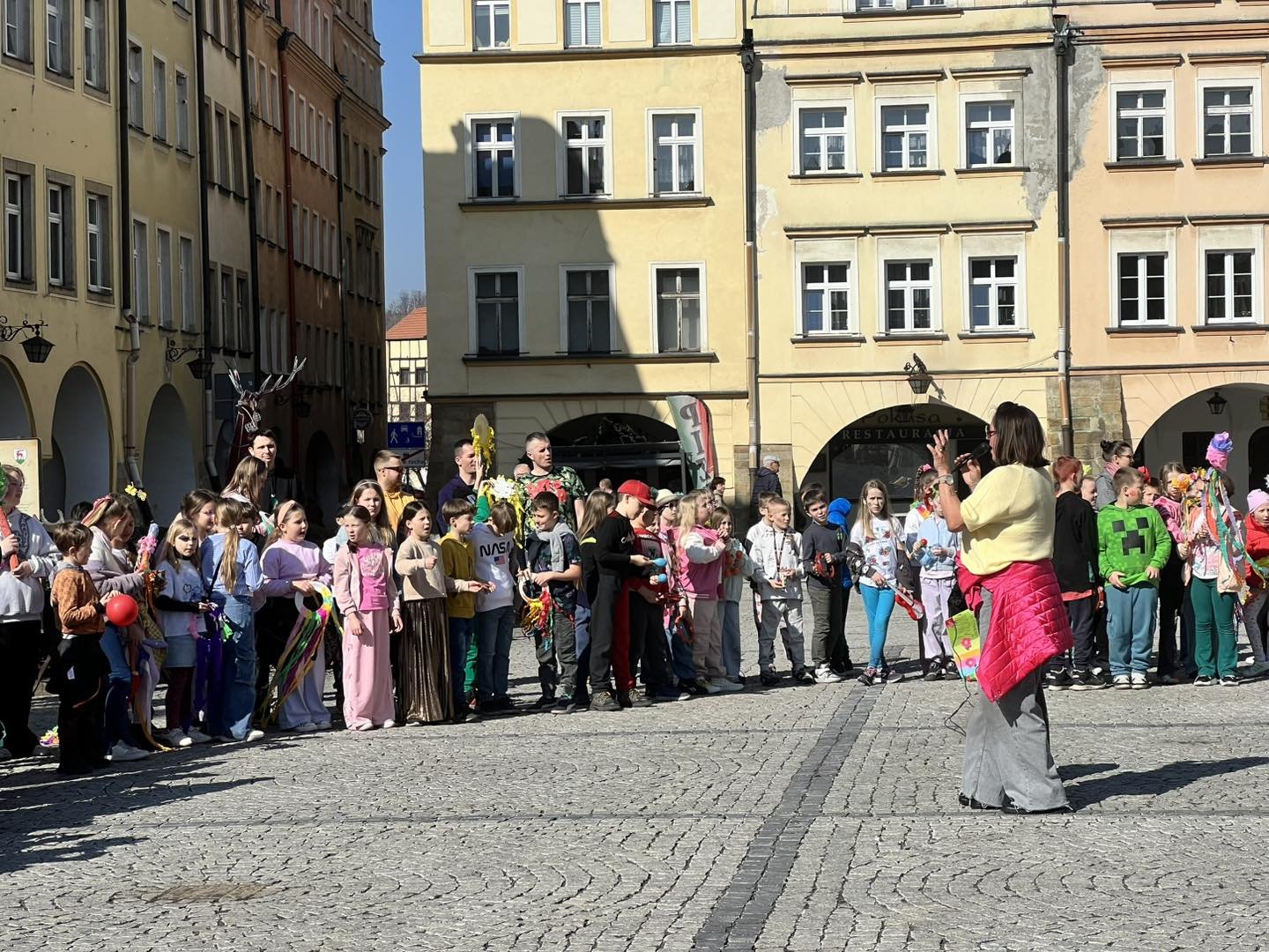 wiosna-zawitaa-na-plac-ratuszowy-131728