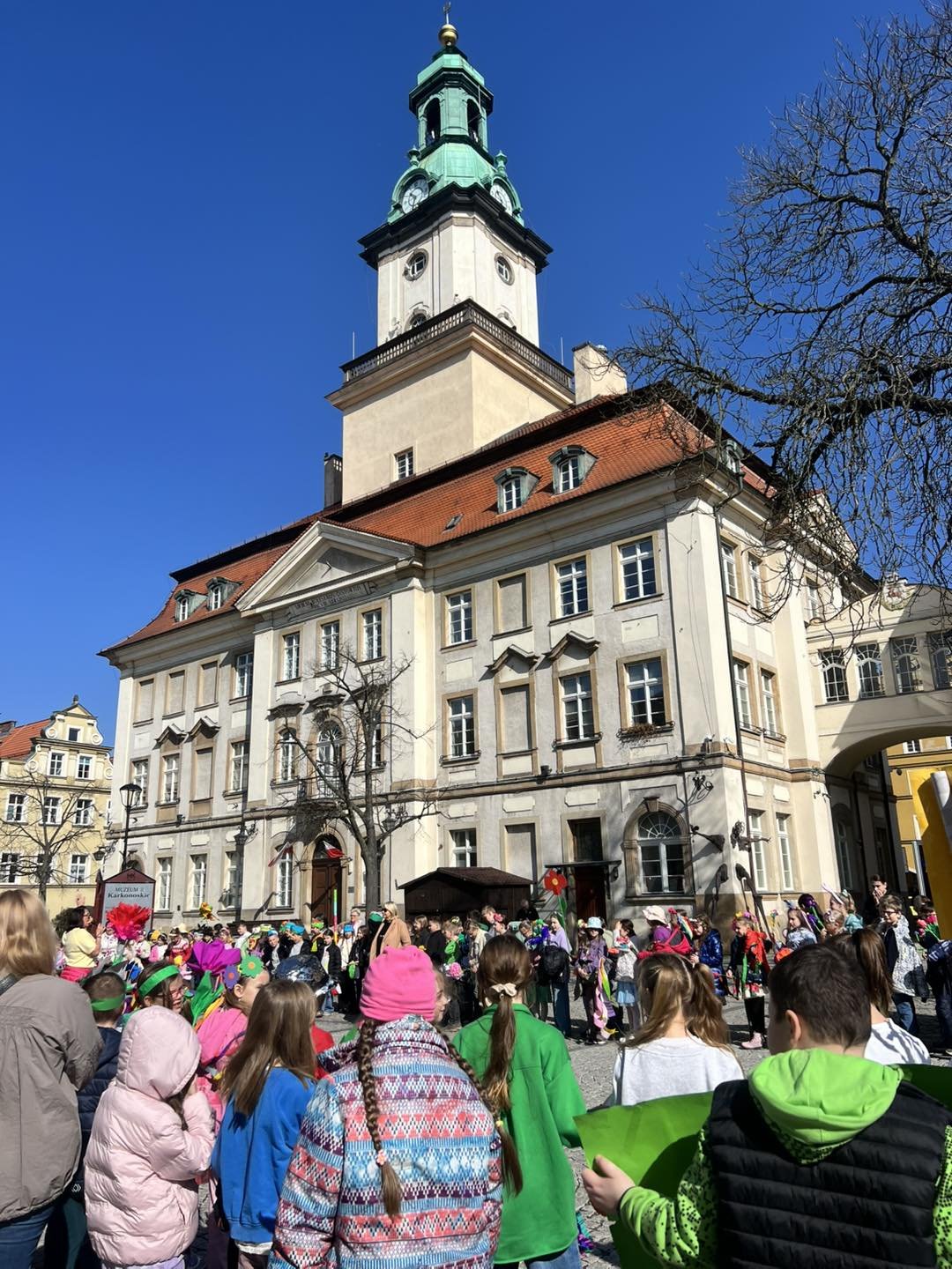 wiosna-zawitaa-na-plac-ratuszowy-131728
