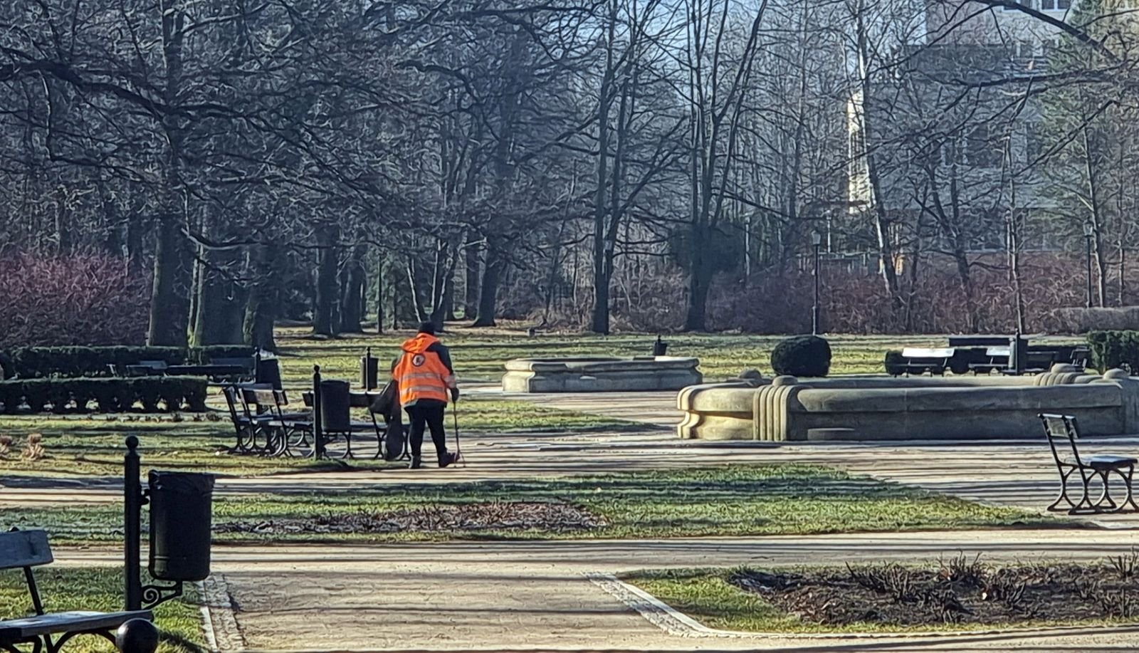 wiosenne-sprzatanie-w-cieplickich-parkach-131730