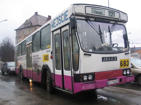 autobus-miejski-w-tarapatach-13182