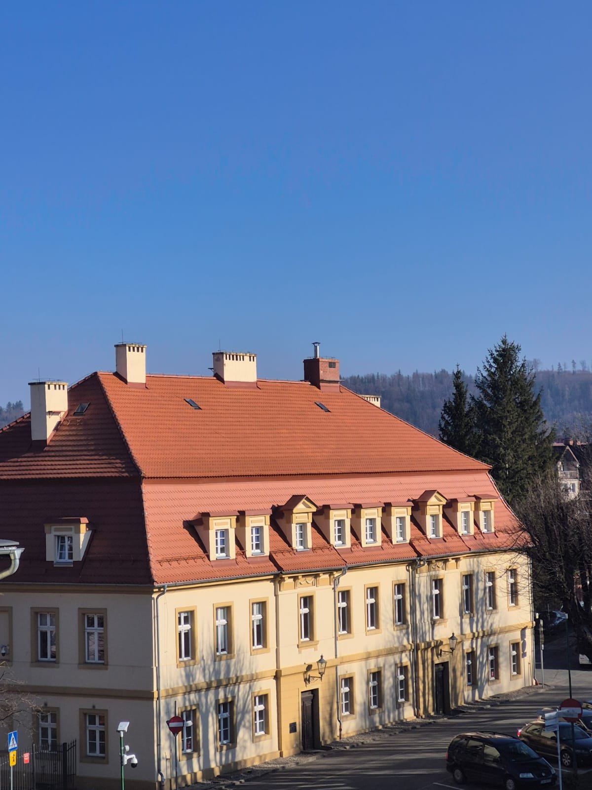 szkolny-dach-jak-nowy-132112