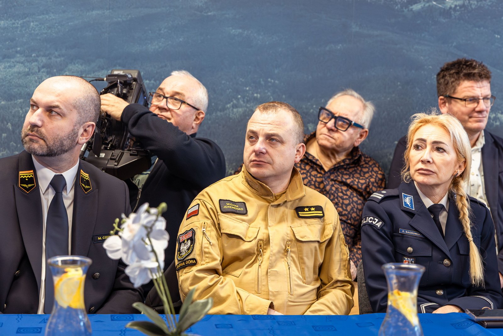 ksonis-nagradza-swoich-przyjacio-132114