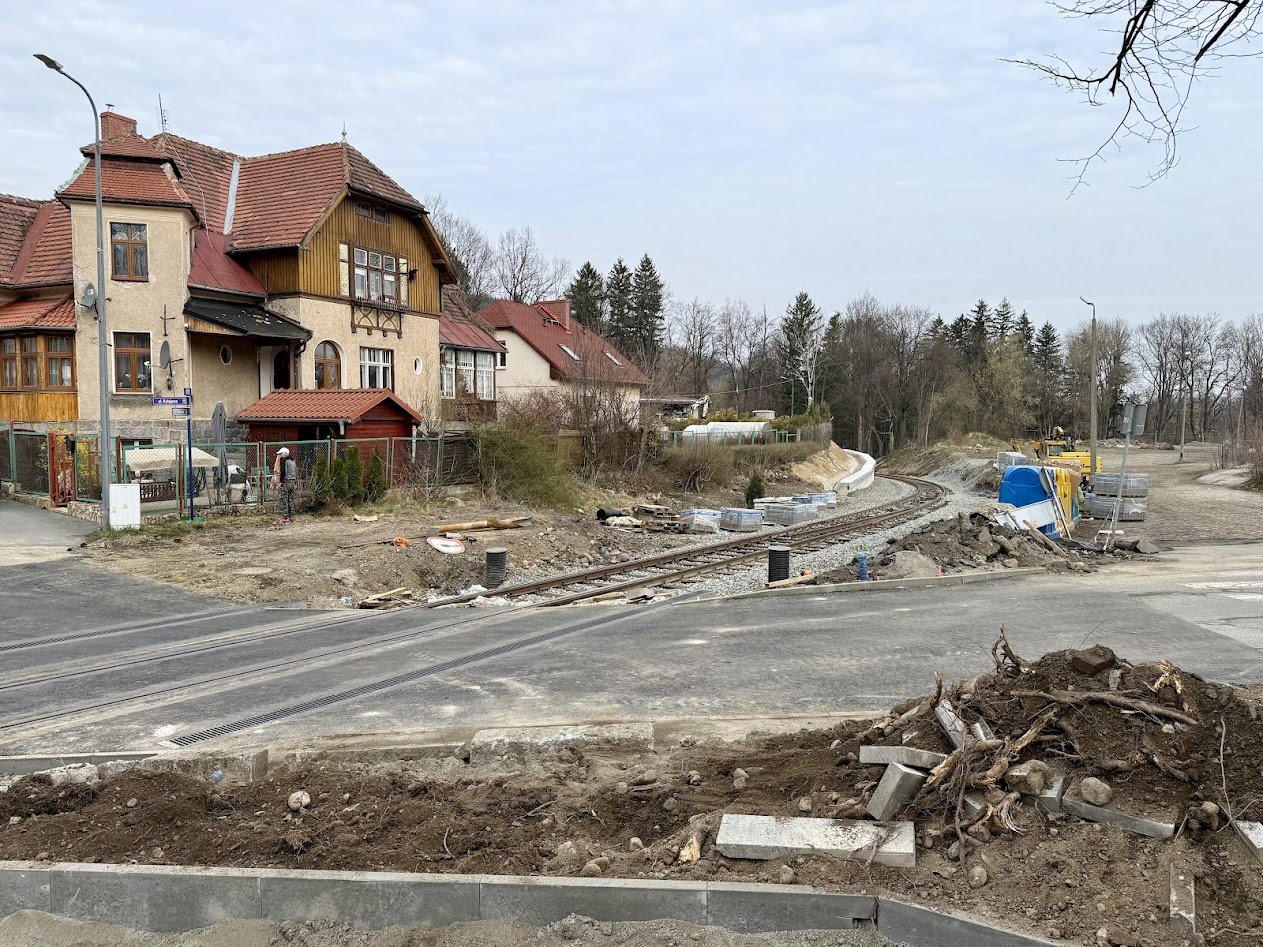 czy-w-czerwcu-wroca-pociagi-na-tory-do-karpacza-wideo-z-placu-budowy-132193