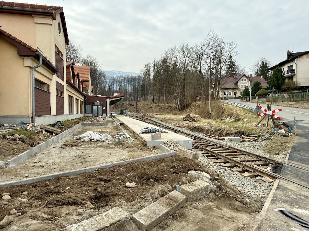 czy-w-czerwcu-wroca-pociagi-na-tory-do-karpacza-wideo-z-placu-budowy-132193