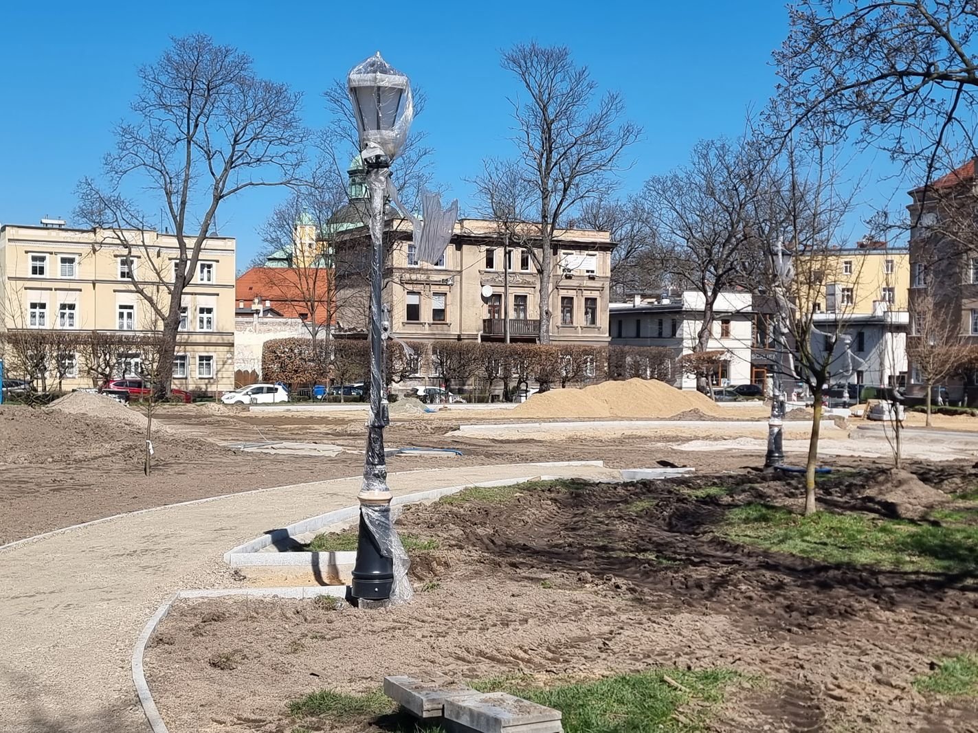 toaleta-juz-na-skwerze-132250