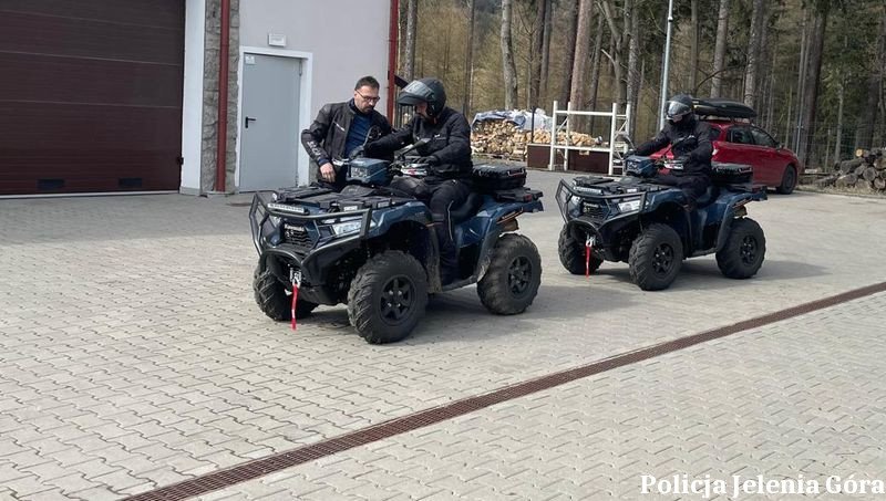 policjanci-szkolili-sie-na-quadach-132366