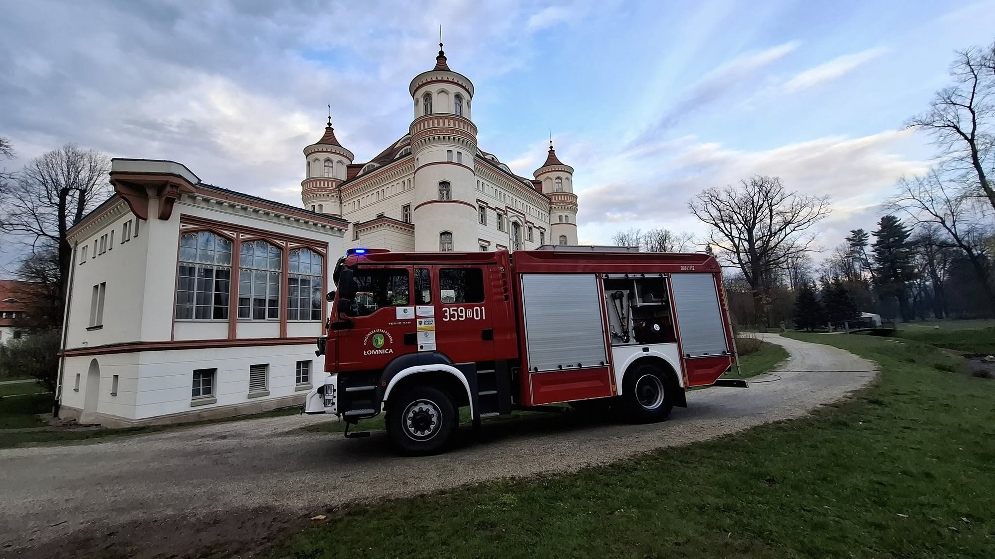 zmija-w-paacowej-restauracji-132400