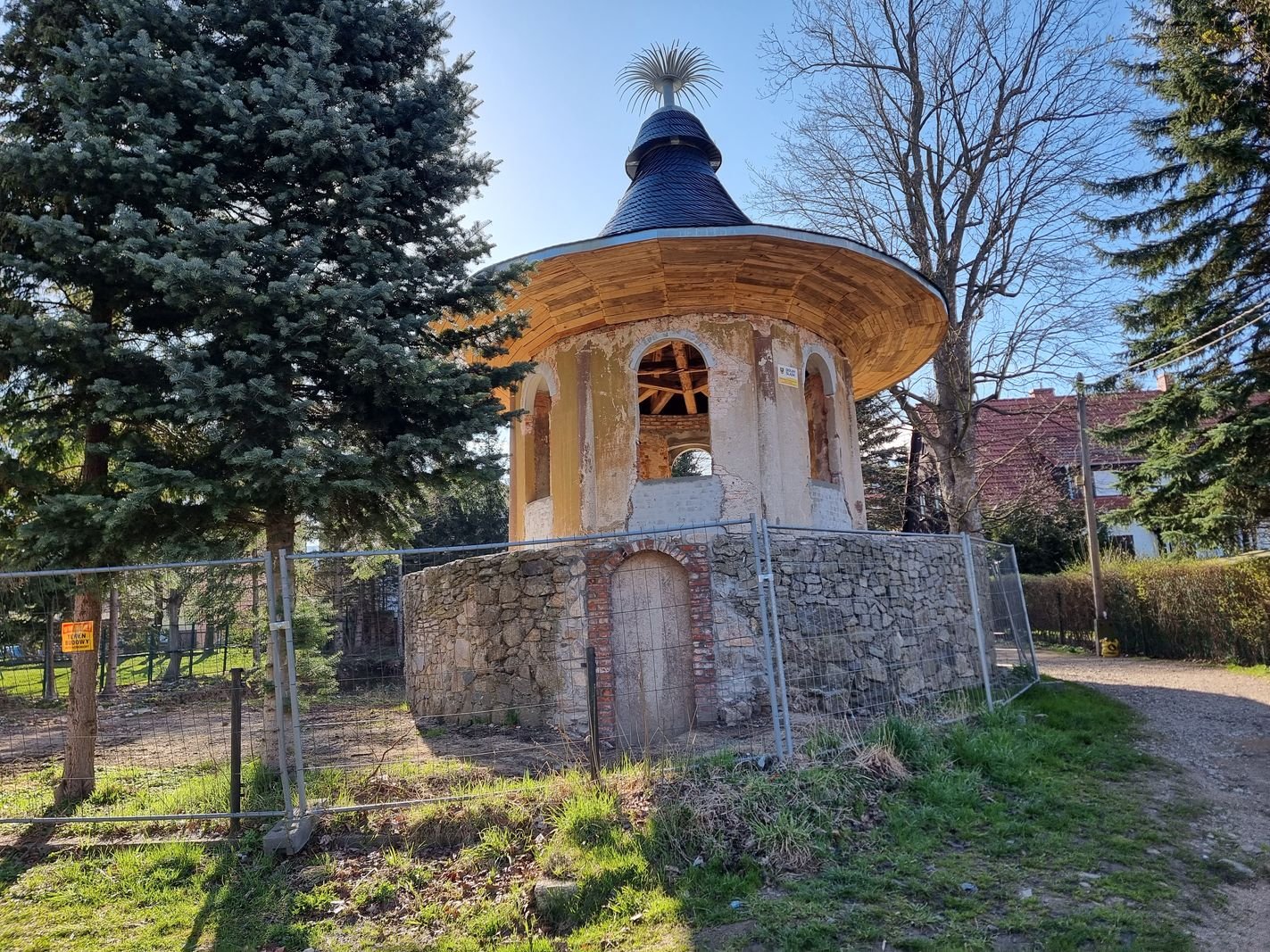 kolejny-krok-do-odbudowy-herbaciarni-132518