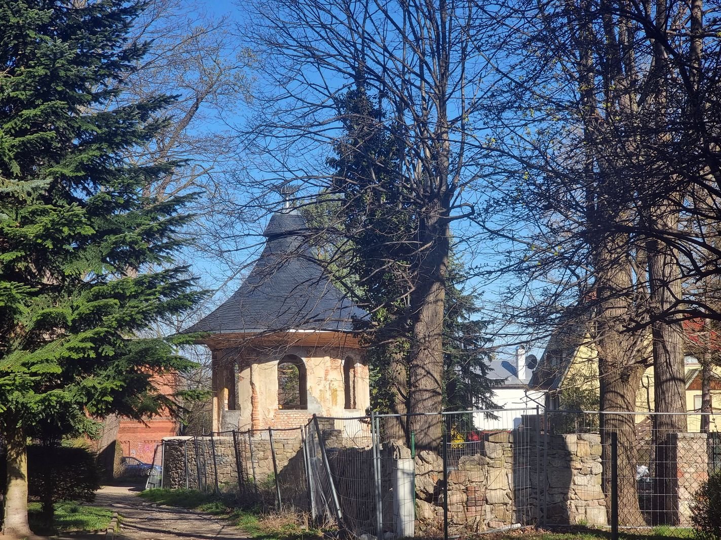 kolejny-krok-do-odbudowy-herbaciarni-132518