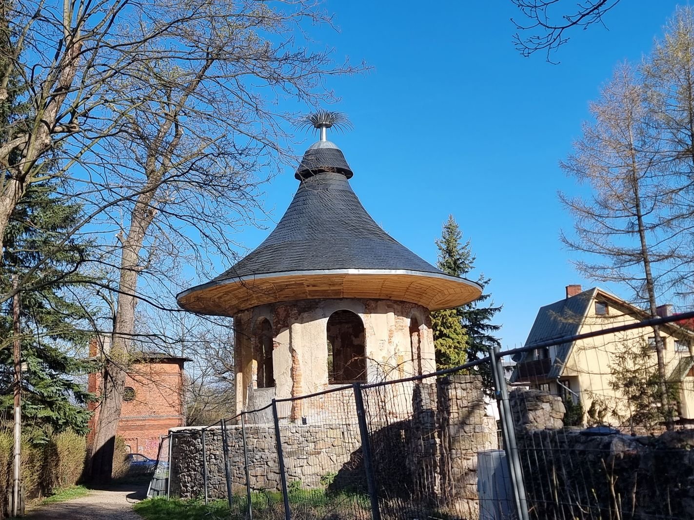 kolejny-krok-do-odbudowy-herbaciarni-132518