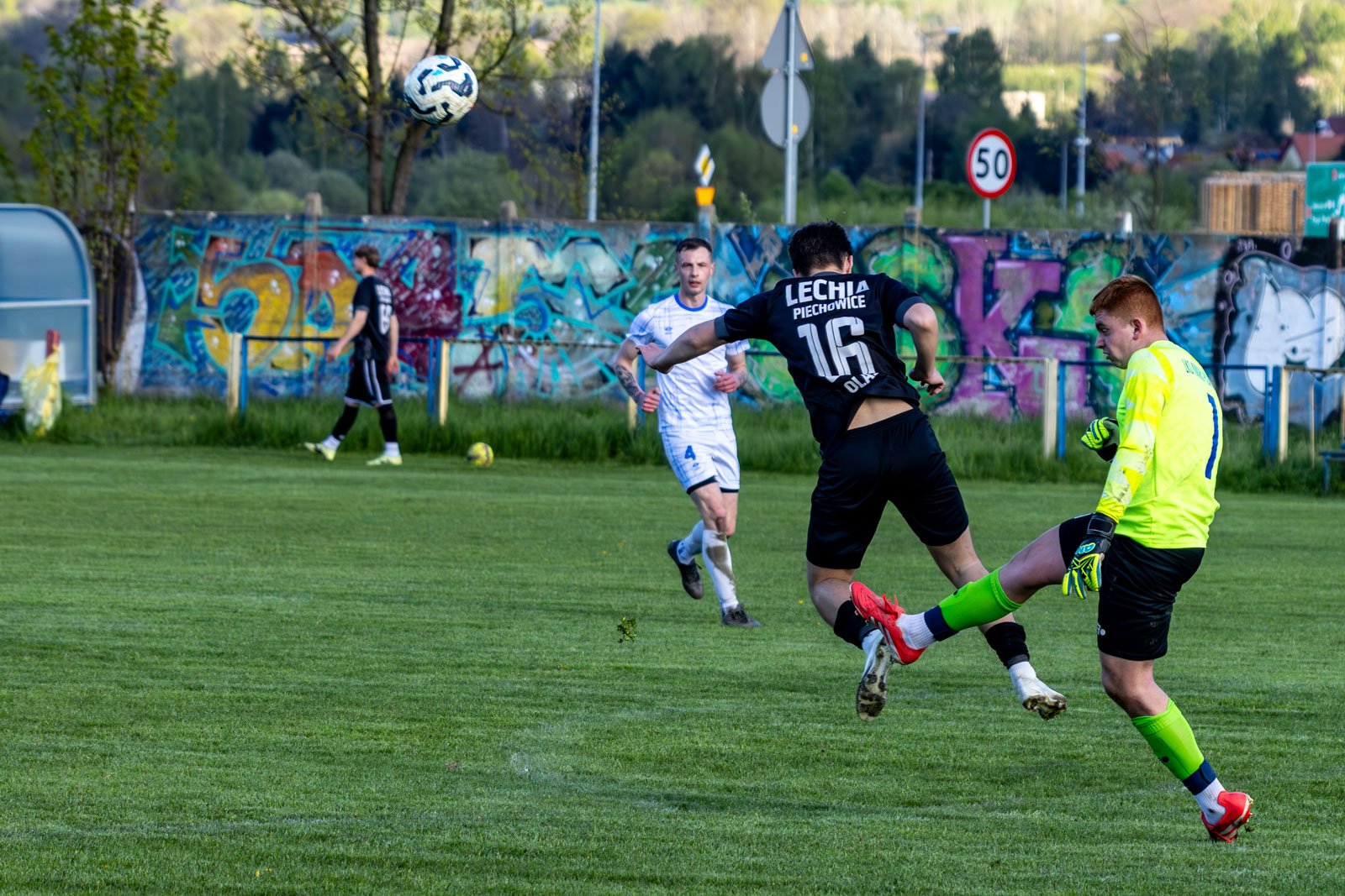 solidny-festiwal-strzelecki-na-boisku-lidera-132708