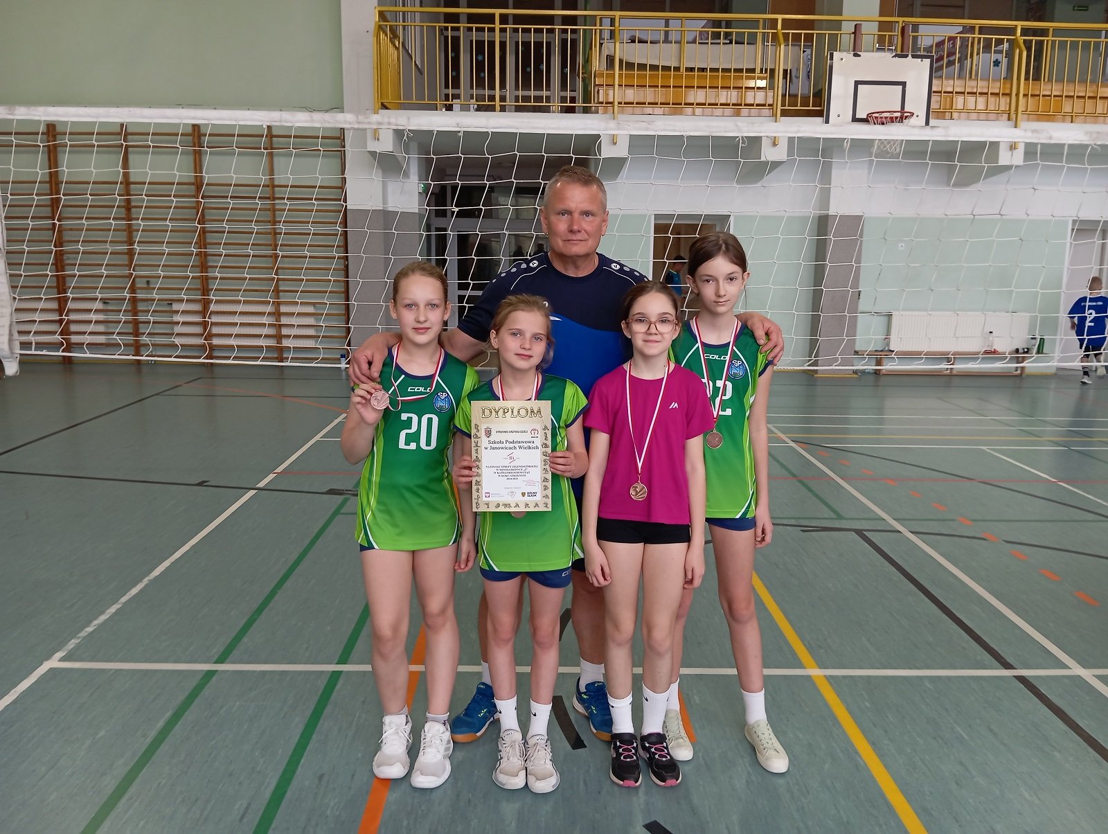 janowiczanki-nie-schodza-z-podium-132711