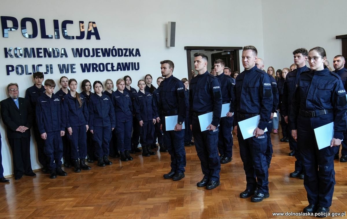 nowi-policjanci-zozyli-slubowanie-132770