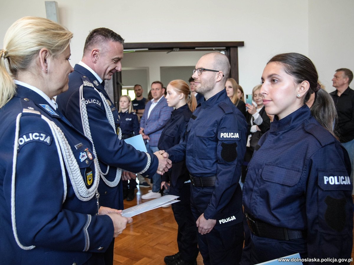 nowi-policjanci-zozyli-slubowanie-132770