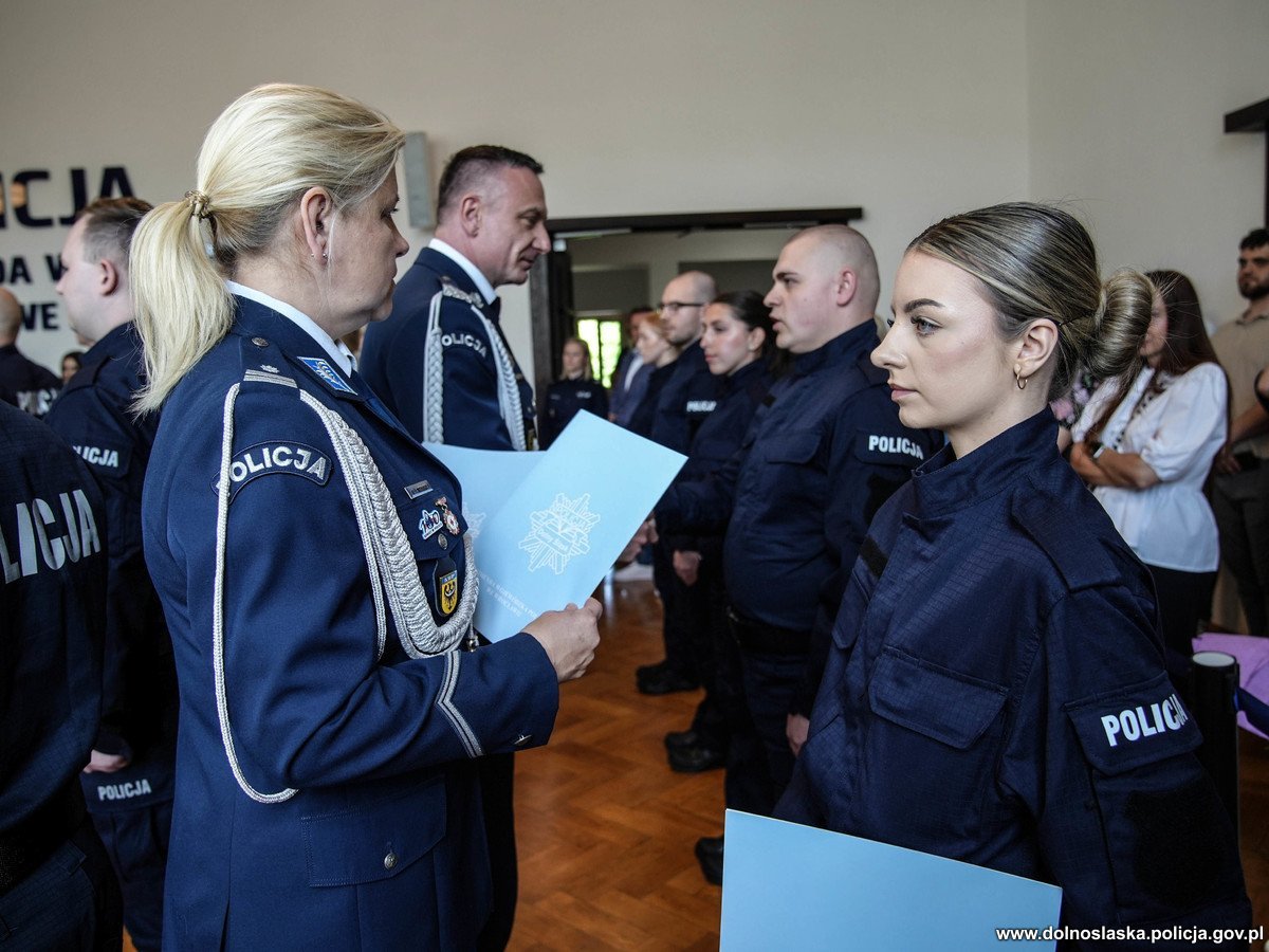 nowi-policjanci-zozyli-slubowanie-132770