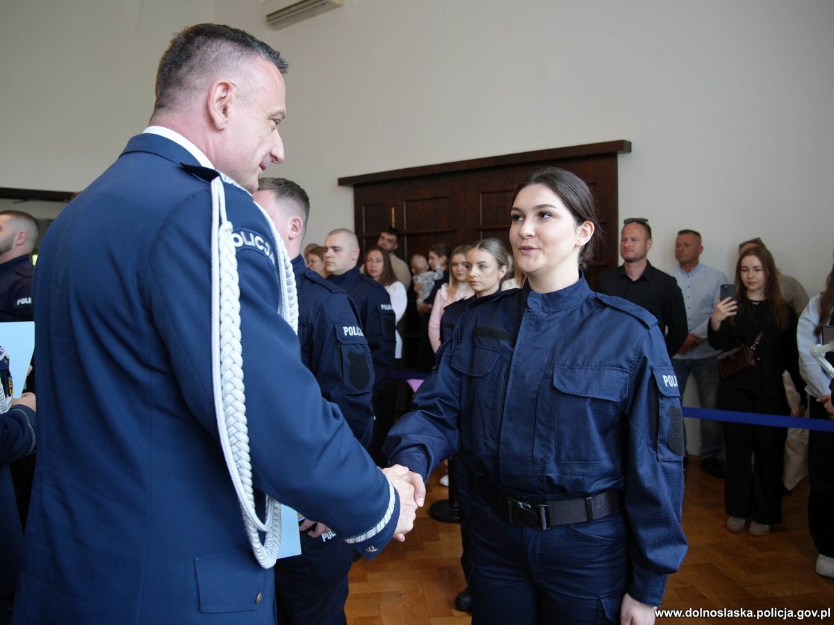 nowi-policjanci-zozyli-slubowanie-132770