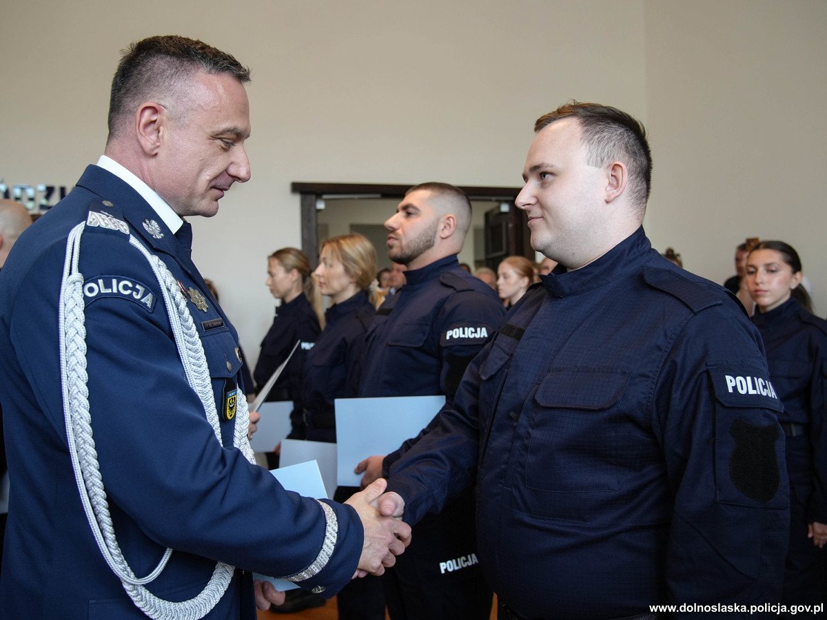 nowi-policjanci-zozyli-slubowanie-132770