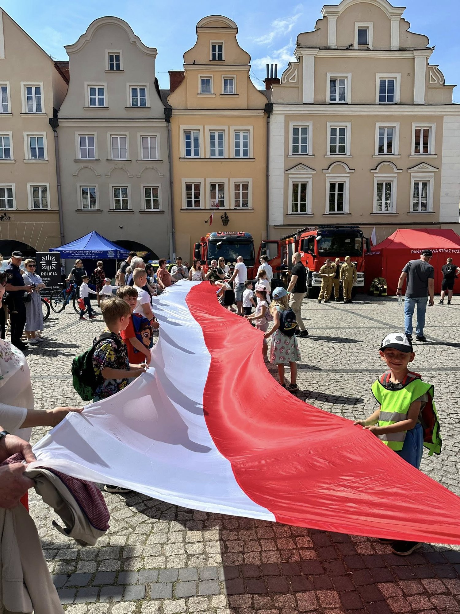 2-maja-dzien-flagi-rowniez-w-jeleniej-gorze-132809
