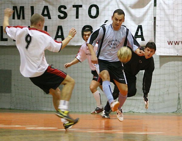 ii-liga-mos-w-futsalu-zwyciestwa-faworytow-13283