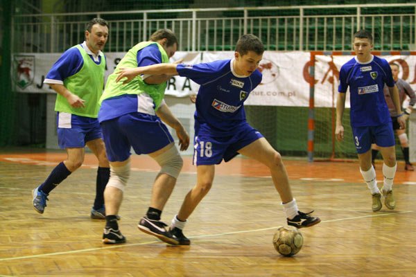 ii-liga-mos-w-futsalu-zwyciestwa-faworytow-13283