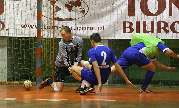 ii-liga-mos-w-futsalu-zwyciestwa-faworytow-13283