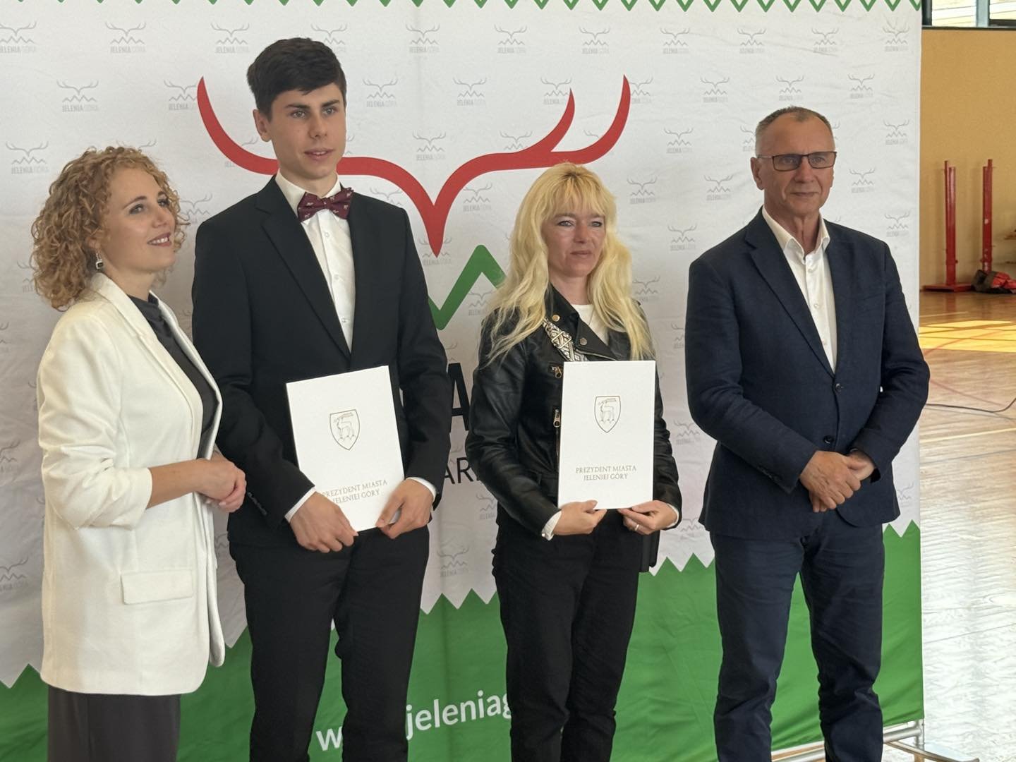 nagrody-prezydenta-miasta-dla-jeleniogorskich-sportowcow-132873