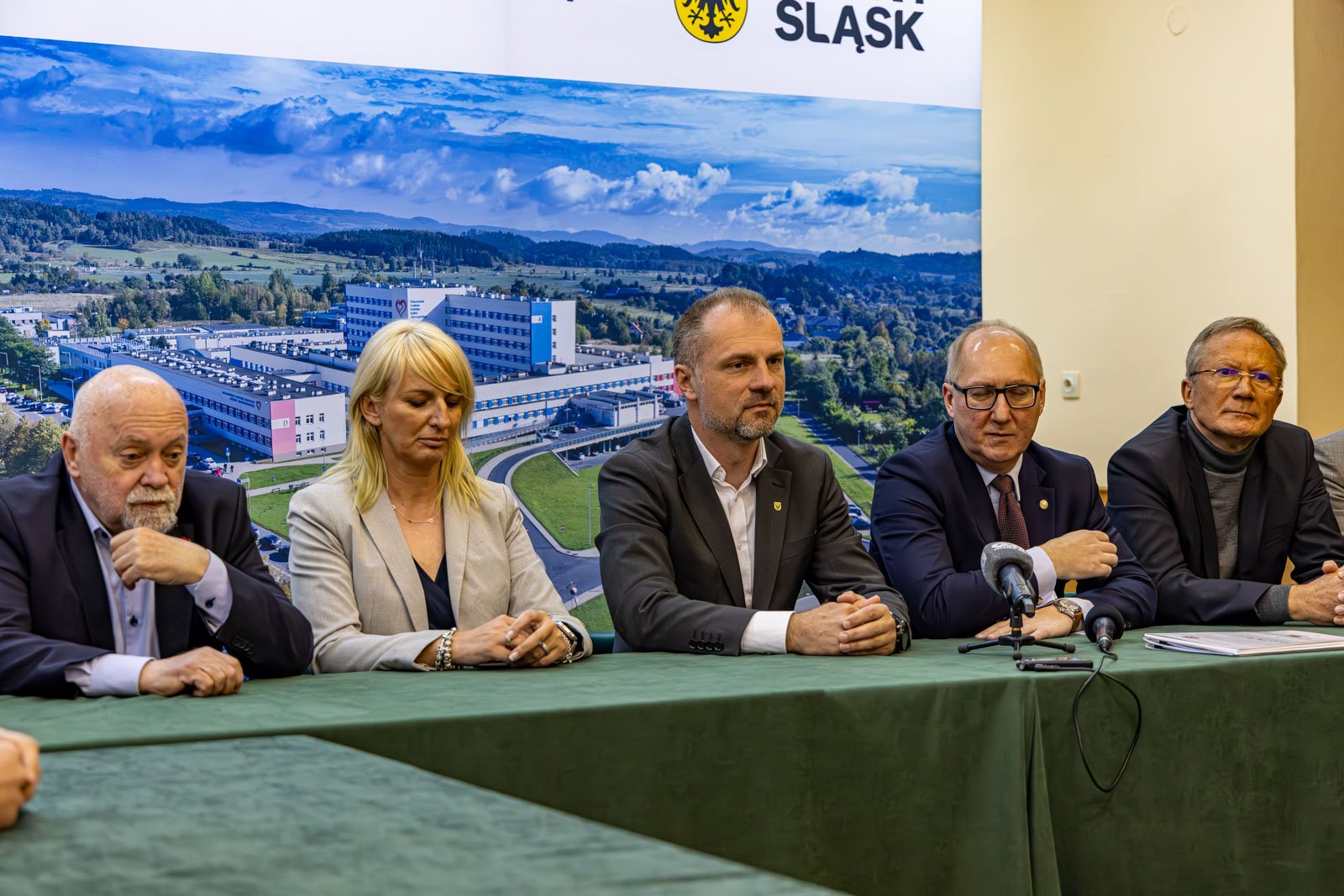 podpisanie-umowy-w-jeleniogorskim-szpitalu-133111