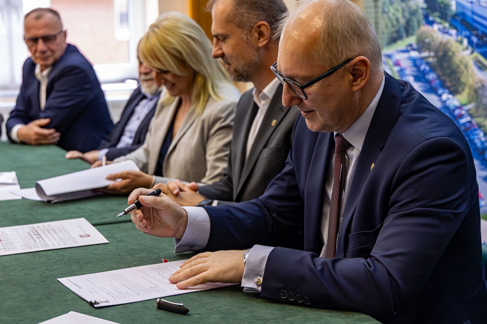 podpisanie-umowy-w-jeleniogorskim-szpitalu-133111