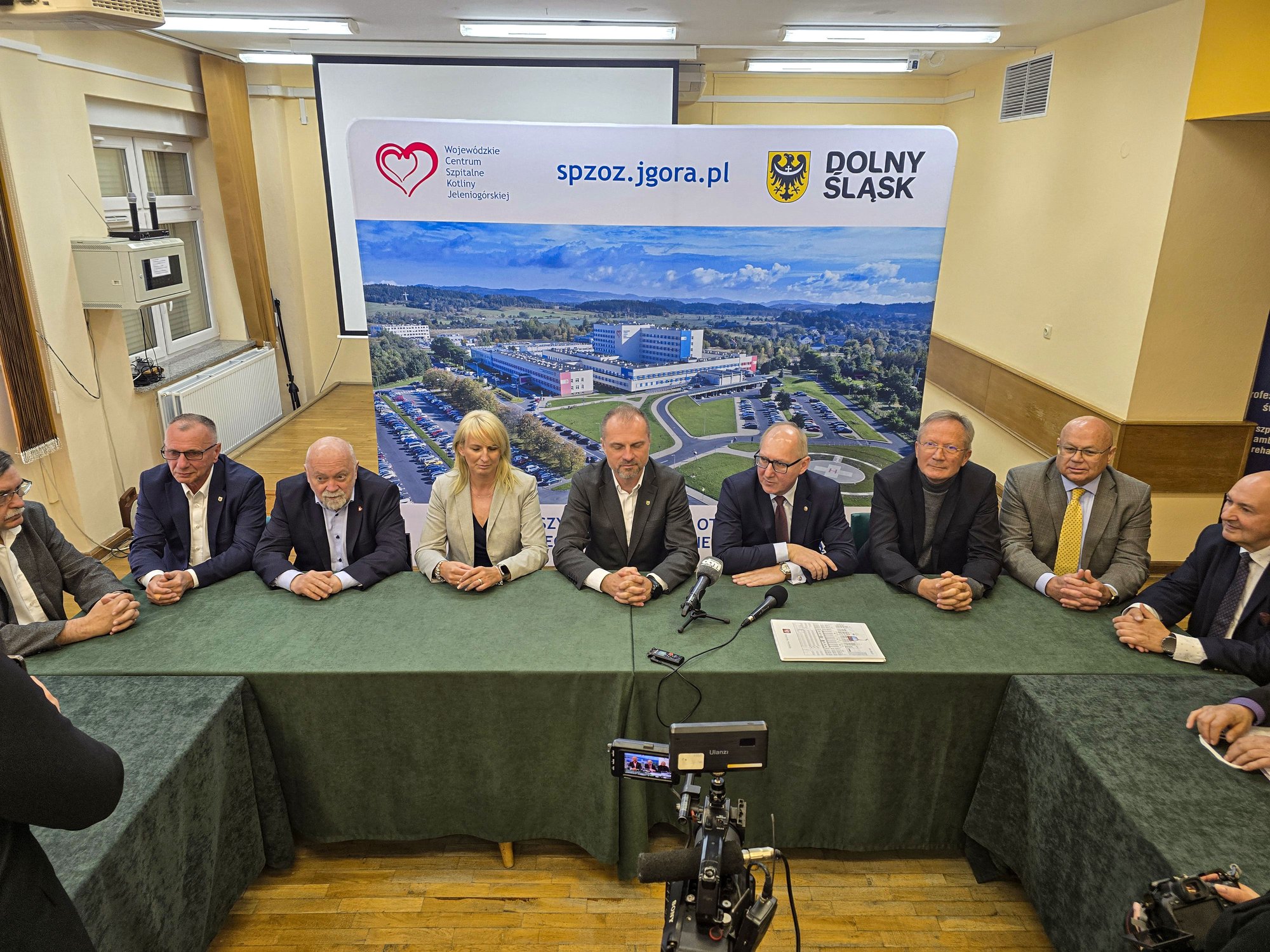 podpisanie-umowy-w-jeleniogorskim-szpitalu-133111