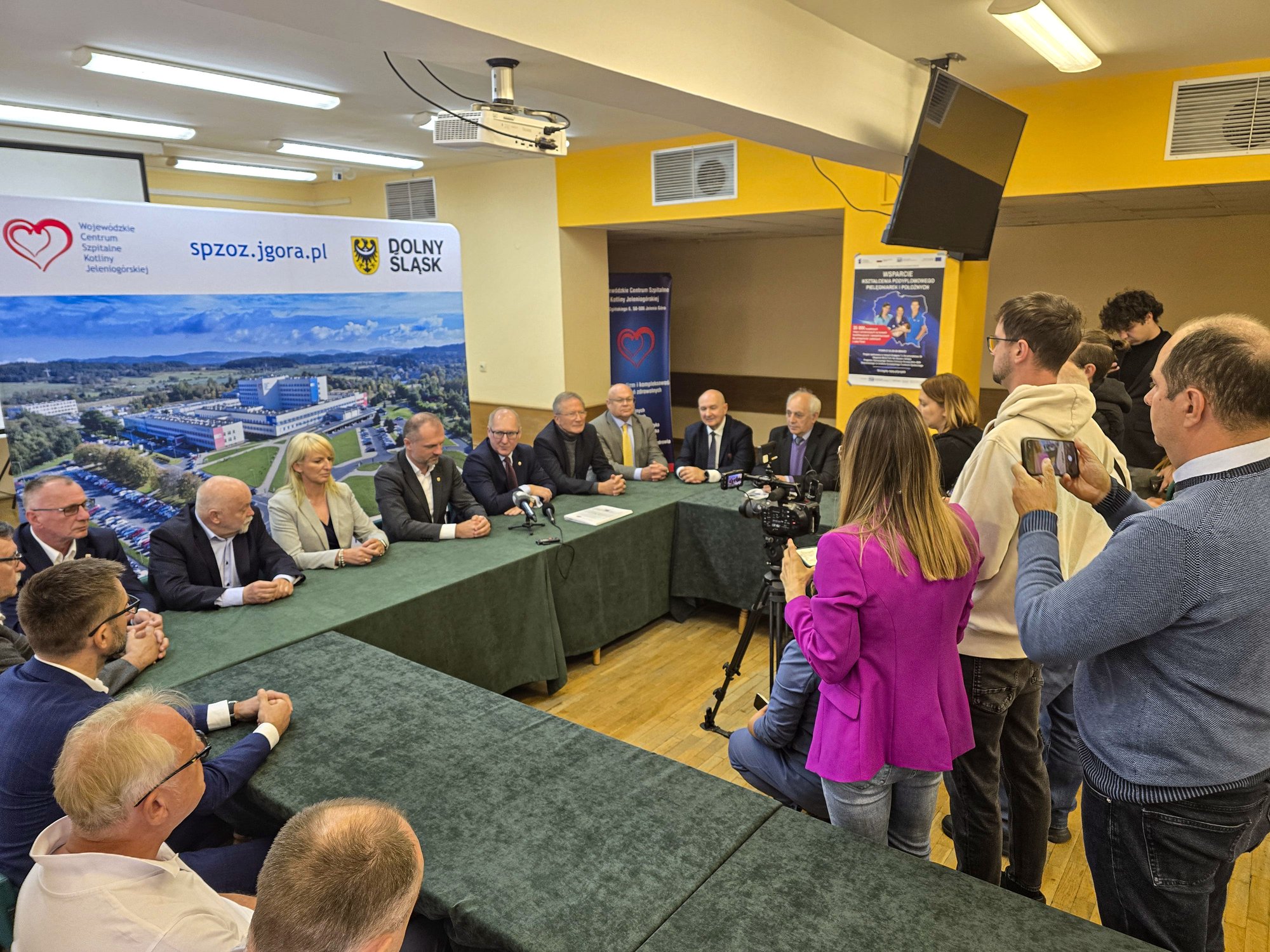 podpisanie-umowy-w-jeleniogorskim-szpitalu-133111