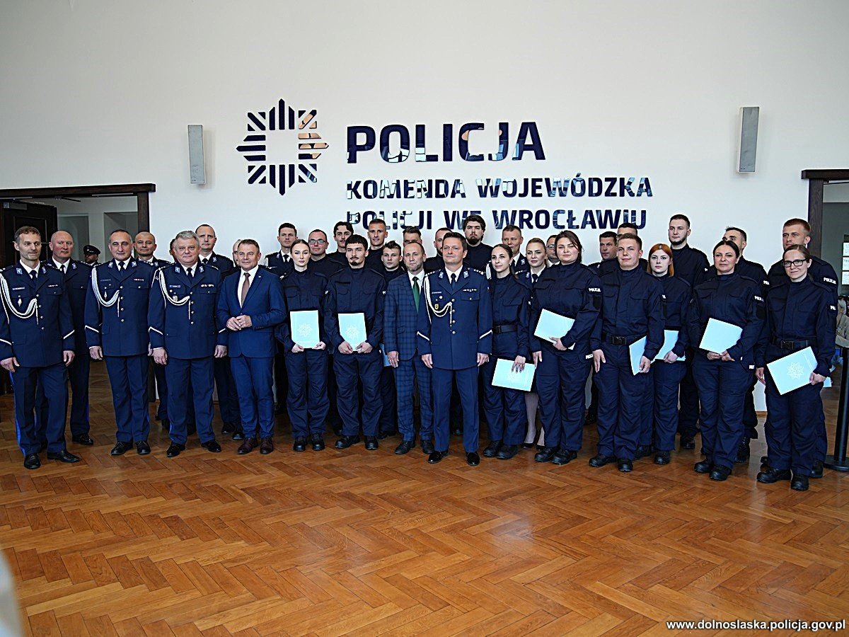 nowi-funkcjonariusze-doaczaja-do-dolnoslaskiej-policji-133214