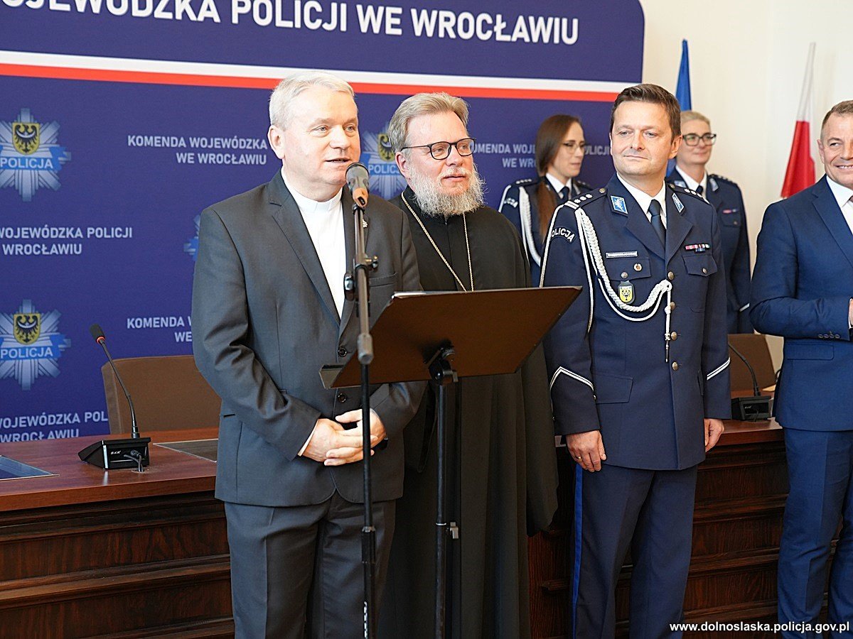 nowi-funkcjonariusze-doaczaja-do-dolnoslaskiej-policji-133214
