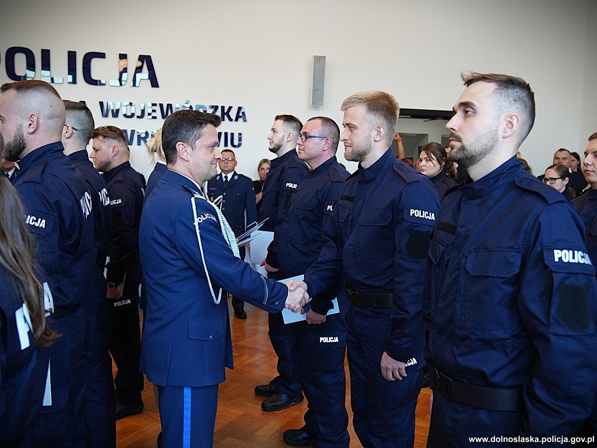 nowi-funkcjonariusze-doaczaja-do-dolnoslaskiej-policji-133214