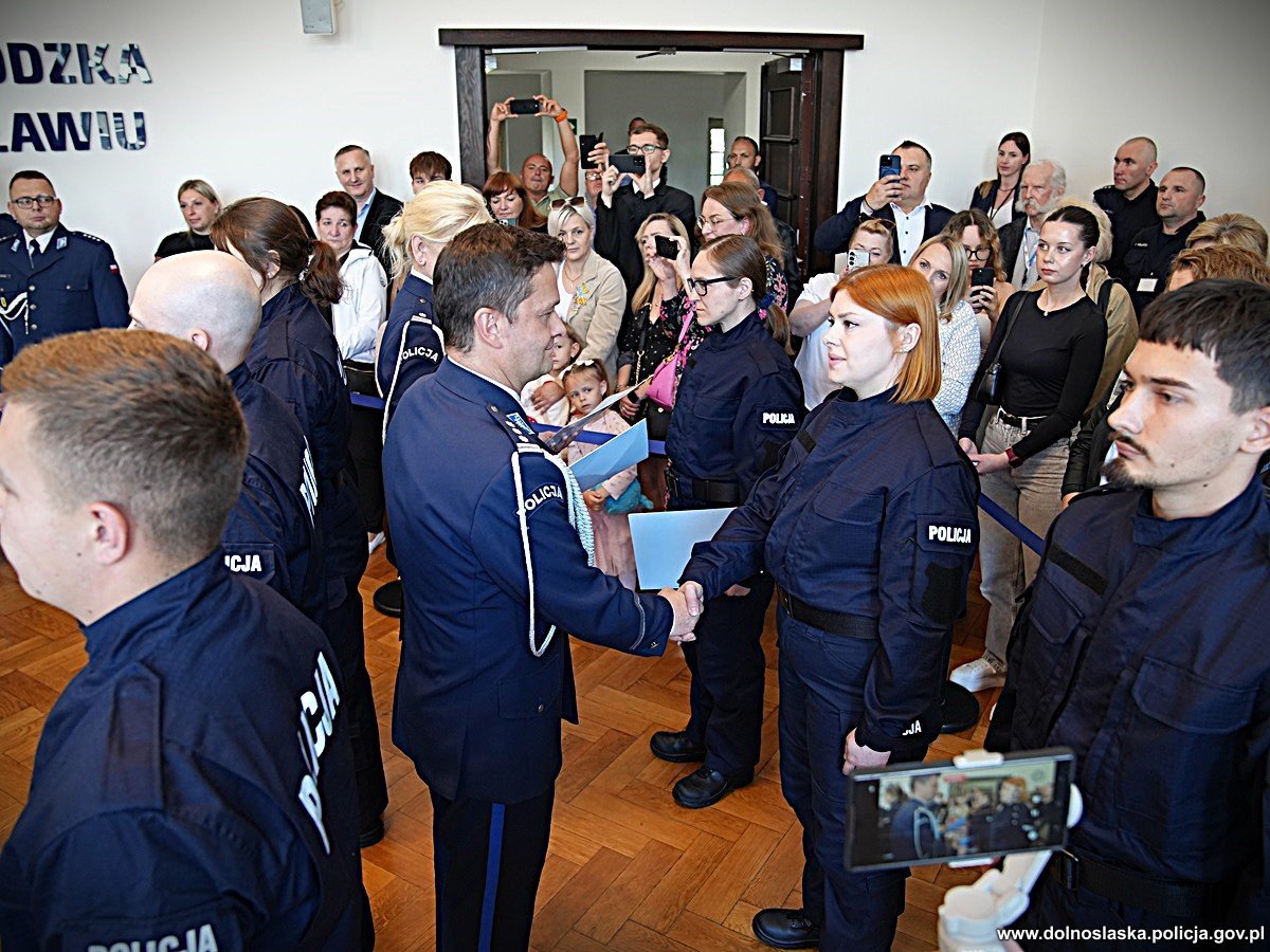 nowi-funkcjonariusze-doaczaja-do-dolnoslaskiej-policji-133214