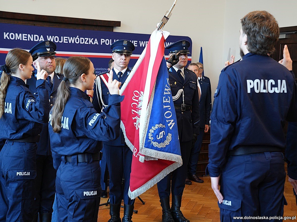 nowi-funkcjonariusze-doaczaja-do-dolnoslaskiej-policji-133214
