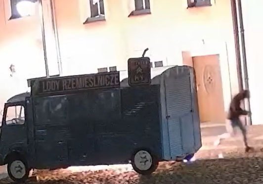 kto-podpali-foodtrucka-133353