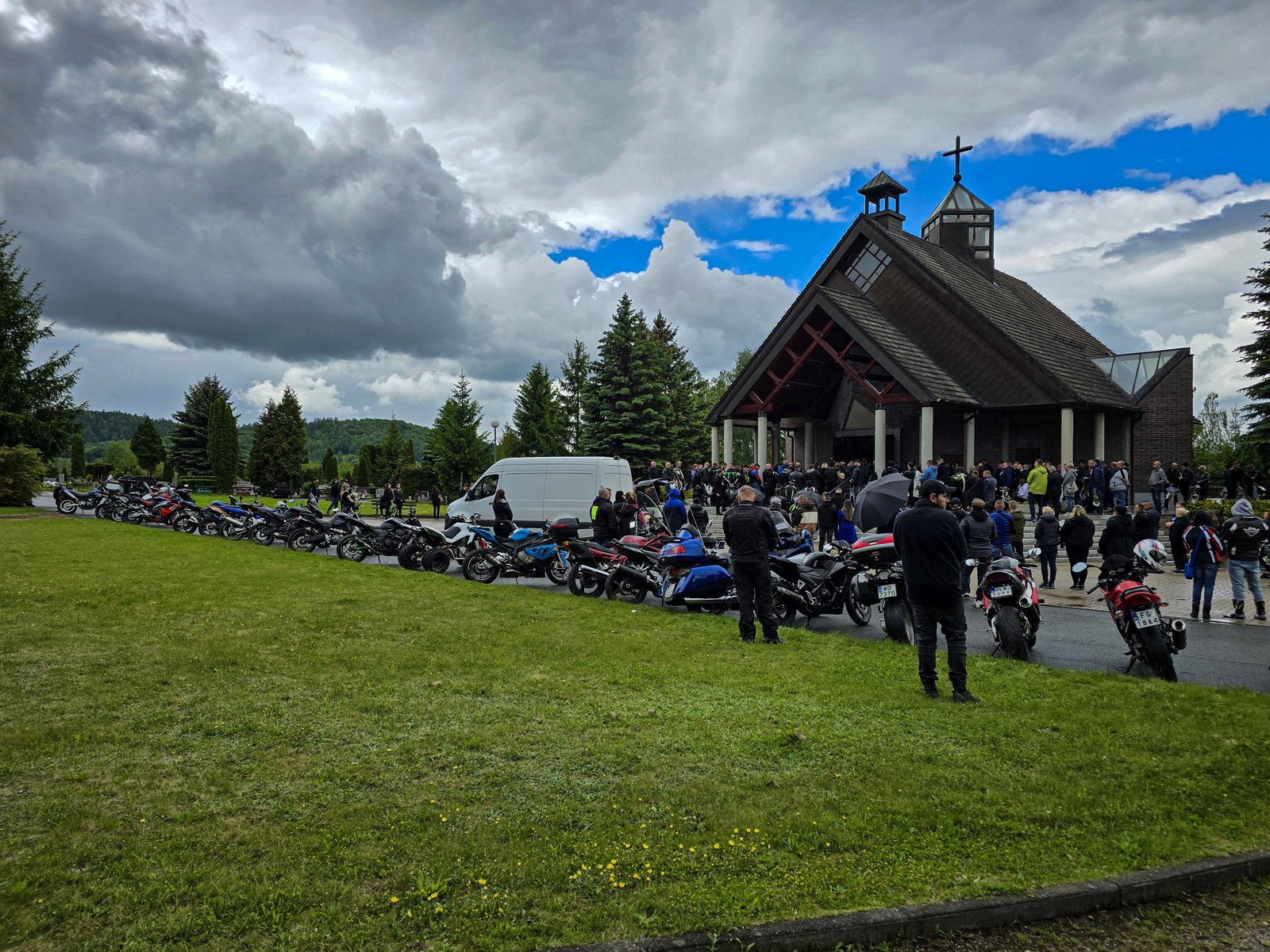 pogrzeb-motocyklisty-133399