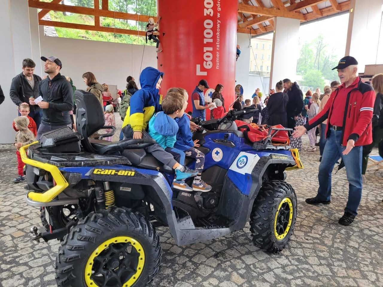 dzien-dziecka-z-gopr-w-paacu-sobieszow-133421