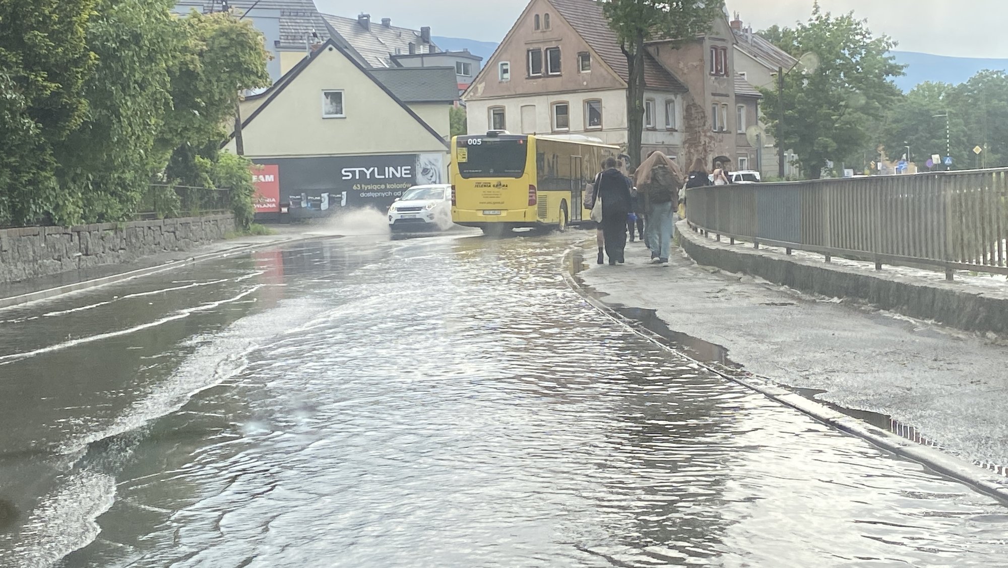 ulewa-zalaa-ulice-wolnosci-133432