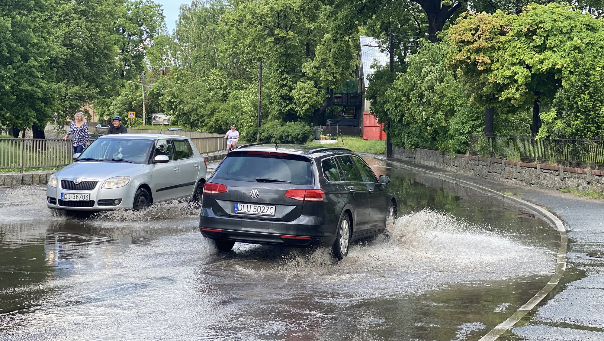 ulewa-zalaa-ulice-wolnosci-133432