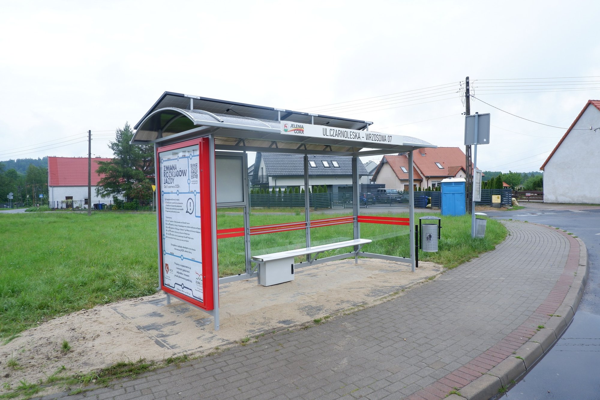 nowe-solarne-wiaty-przystankowe-133521