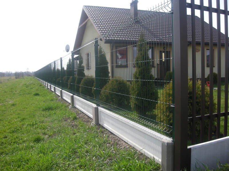 jak-ogrodzenie-panelowe-zmienia-zwyky-ogrodek-w-przytulne-miejsce-do-relaksu-133537