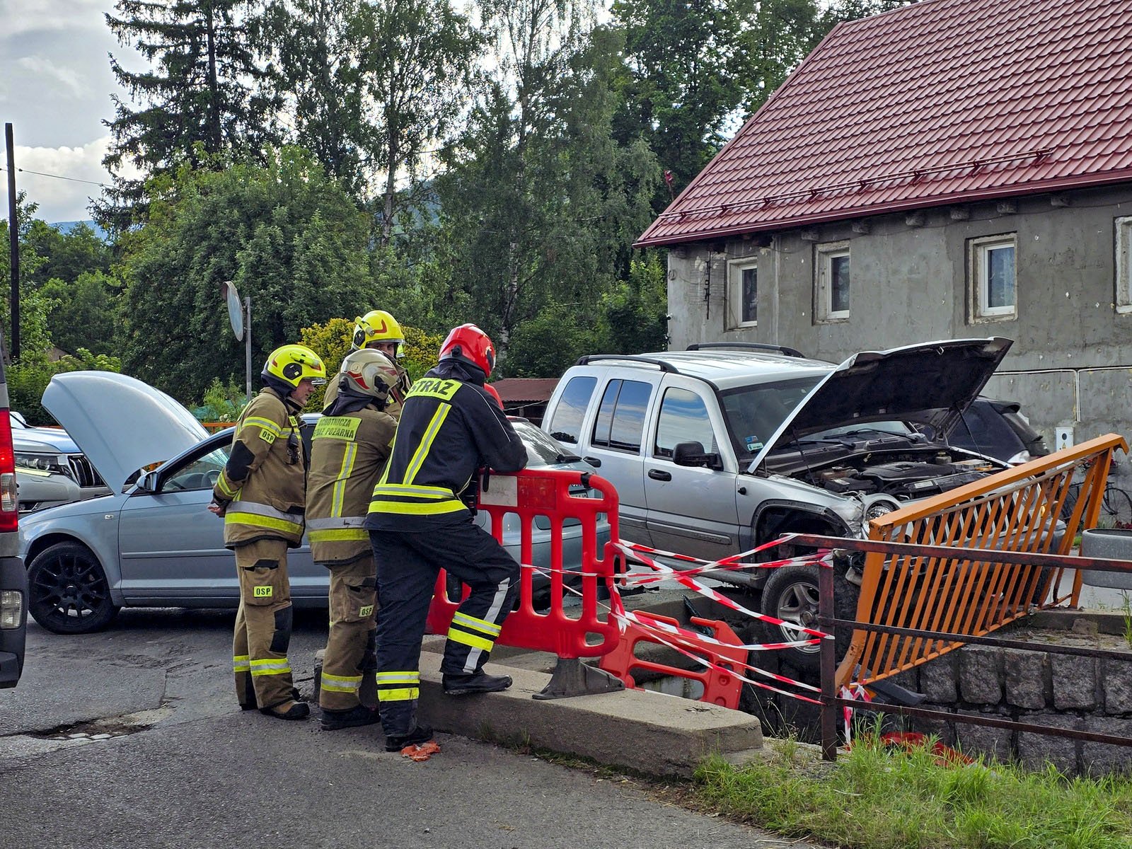 zderzenie-na-skrzyzowaniu-w-mikowie-133554