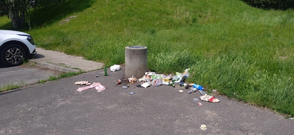 rozrzucanie-smieci-zakonczone-interwencja-133623